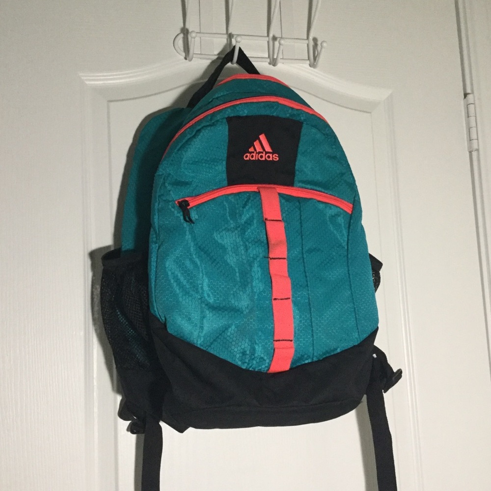 🦋 adidas backpack